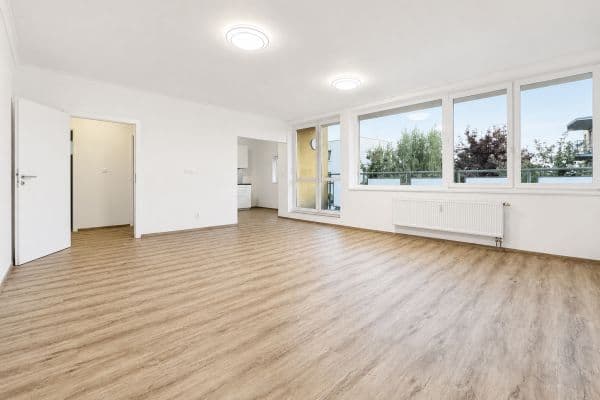 Prenájom bytu 3-izbový 102 m², K Haltýři, Praha Prenájom bytu 3-izbový 102 m², K Haltýři, Praha