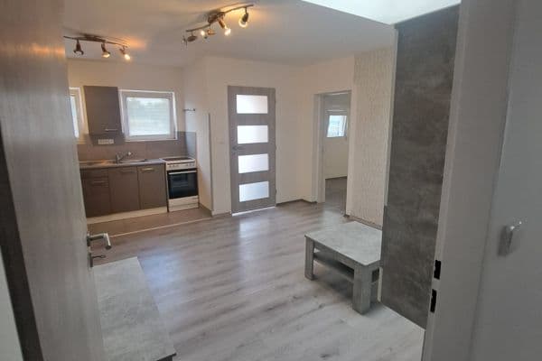 Prenájom bytu 3-izbový 60 m², SO POÚ Jílové u Prahy Prenájom bytu 3-izbový 60 m², SO POÚ Jílové u Prahy
