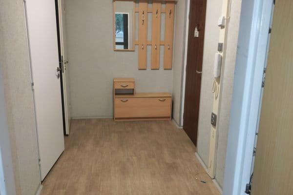 Prenájom bytu 3-izbový 76 m², Hřebečská, SO POÚ Kladno Prenájom bytu 3-izbový 76 m², Hřebečská, SO POÚ Kladno