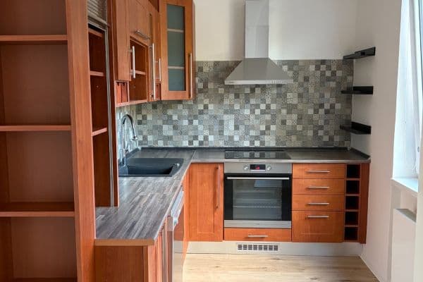 Prenájom bytu 3-izbový 65 m², Zdíkovská, Praha Prenájom bytu 3-izbový 65 m², Zdíkovská, Praha