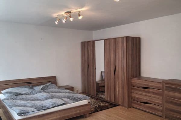 Prenájom bytu 3-izbový 87 m², K Olympiku, Praha Prenájom bytu 3-izbový 87 m², K Olympiku, Praha