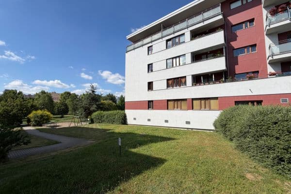 Prenájom bytu 2-izbový 65 m², Nová kolonie, Praha Prenájom bytu 2-izbový 65 m², Nová kolonie, Praha
