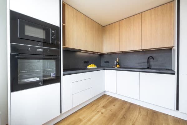 Predaj bytu 3-izbový 73 m², Pospíchalova, Praha Predaj bytu 3-izbový 73 m², Pospíchalova, Praha