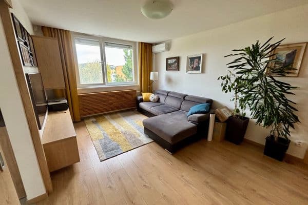 Prenájom bytu 3-izbový 88 m², Sosnová, Brno Prenájom bytu 3-izbový 88 m², Sosnová, Brno