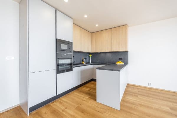 Predaj bytu 3-izbový 92 m², Petržílkova, Praha Predaj bytu 3-izbový 92 m², Petržílkova, Praha