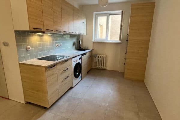 Prenájom bytu 2-izbový 58 m², Nad přívozem, Praha Prenájom bytu 2-izbový 58 m², Nad přívozem, Praha