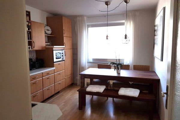 Prenájom bytu 3-izbový 75 m², Querstr. 5, Wuppertal Prenájom bytu 3-izbový 75 m², Querstr. 5, Wuppertal
