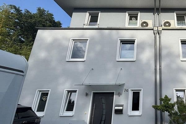 Prenájom domu 160 m², pozemok 350 m², Bergisch Gladbach Prenájom domu 160 m², pozemok 350 m², Bergisch Gladbach
