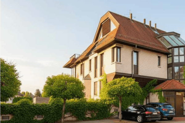 Prenájom bytu 5-izbový 182 m², Herrenberg Prenájom bytu 5-izbový 182 m², Herrenberg