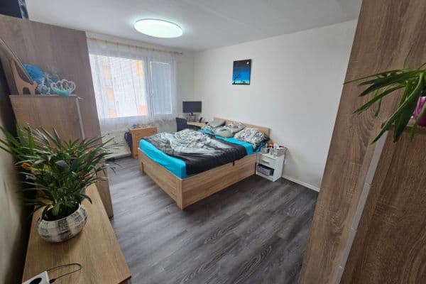 Prenájom bytu 2-izbový 44 m², Hradecká, Hradec Králové Prenájom bytu 2-izbový 44 m², Hradecká, Hradec Králové