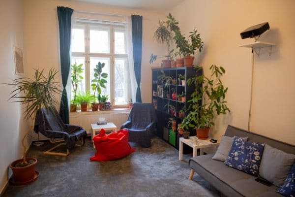 Prenájom bytu 2-izbový 40 m², 28. pluku, Praha Prenájom bytu 2-izbový 40 m², 28. pluku, Praha