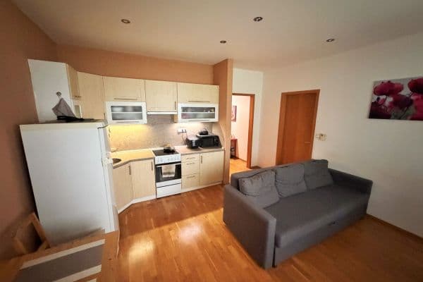 Prenájom bytu 2-izbový 51 m², Korunní, Praha Prenájom bytu 2-izbový 51 m², Korunní, Praha