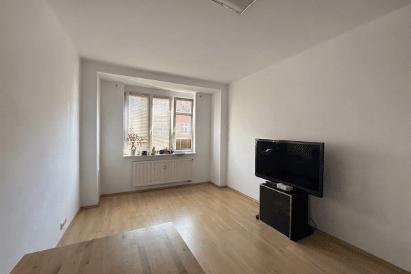 Prenájom bytu 2-izbový 50 m², Kralická, Praha Prenájom bytu 2-izbový 50 m², Kralická, Praha