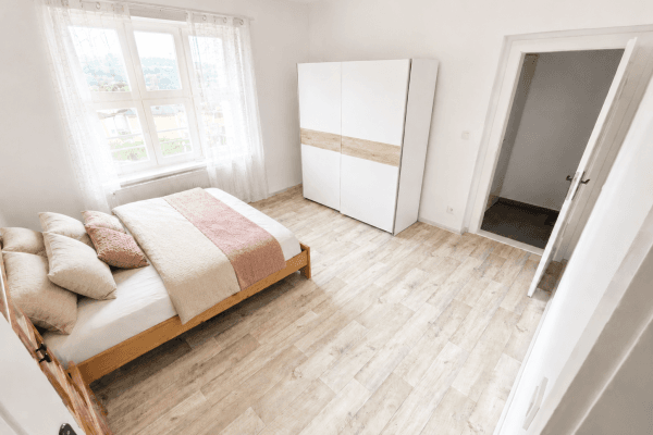 Prenájom bytu 1-izbový 38 m², K Linhartu, Karlovy Vary Prenájom bytu 1-izbový 38 m², K Linhartu, Karlovy Vary