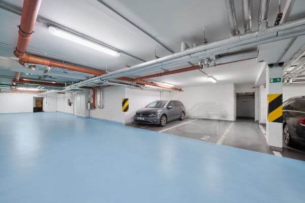 Prenájom garáže 18 m², Terezínská, Praha Prenájom garáže 18 m², Terezínská, Praha