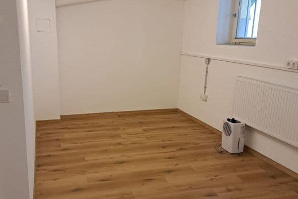 Prenájom bytu 5-izbový 150 m², Augsburg Prenájom bytu 5-izbový 150 m², Augsburg