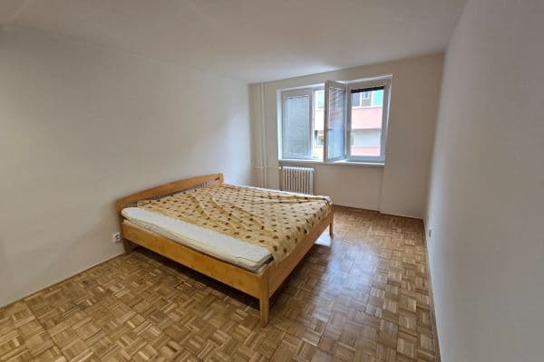 Prenájom bytu 2-izbový 51 m², Lihovarská, Praha Prenájom bytu 2-izbový 51 m², Lihovarská, Praha
