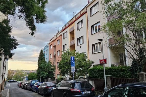 Predaj bytu 3-izbový 86 m², Zdaru, Praha Predaj bytu 3-izbový 86 m², Zdaru, Praha