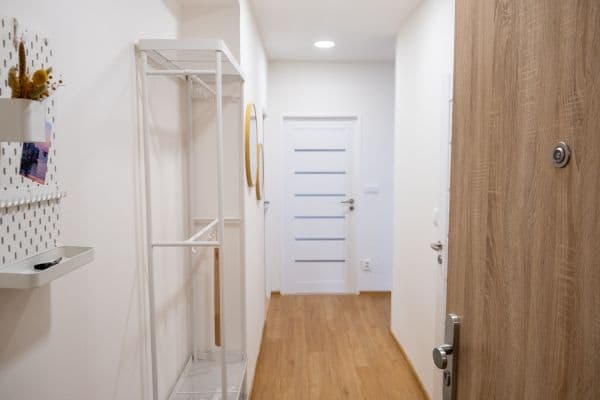 Prenájom bytu 2-izbový 56 m², Korunní, Ostrava Prenájom bytu 2-izbový 56 m², Korunní, Ostrava