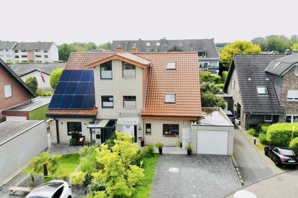 Predaj domu 153 m², pozemok 418 m², Leichlingen (Rheinland) Predaj domu 153 m², pozemok 418 m², Leichlingen (Rheinland)