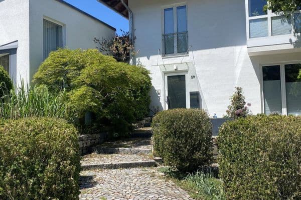 Prenájom bytu 4-izbový 185 m², Schulstraße 59, Gräfelfing, Bavorsko Prenájom bytu 4-izbový 185 m², Schulstraße 59, Gräfelfing, Bavorsko