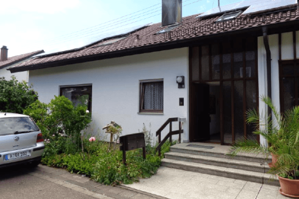 Prenájom bytu 2-izbový 74 m², Liebenzellerstr. 8, Karlsruhe, Bádensko-Wurttembersko Prenájom bytu 2-izbový 74 m², Liebenzellerstr. 8, Karlsruhe, Bádensko-Wurttembersko