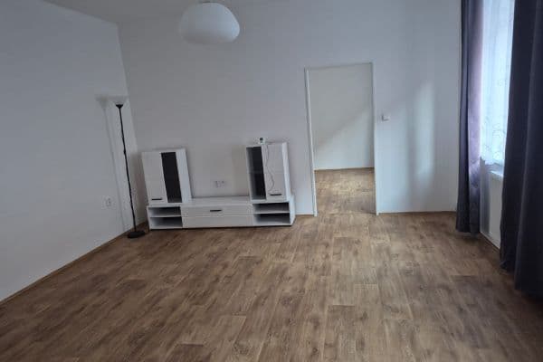 Prenájom bytu 2-izbový 65 m², U Masných krámů, SO POÚ Polička Prenájom bytu 2-izbový 65 m², U Masných krámů, SO POÚ Polička