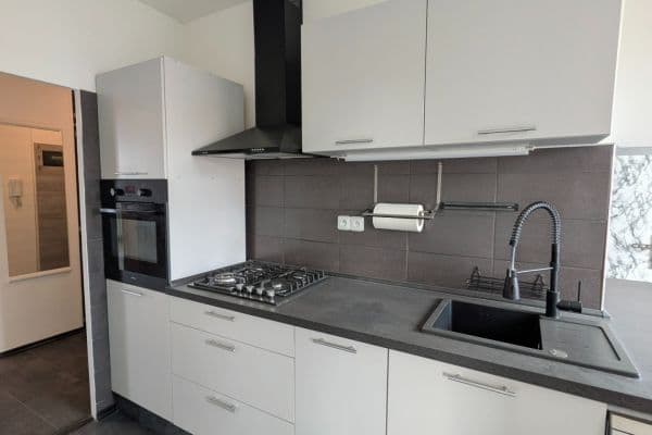 Prenájom bytu 3-izbový 66 m², Snopkova, Praha Prenájom bytu 3-izbový 66 m², Snopkova, Praha
