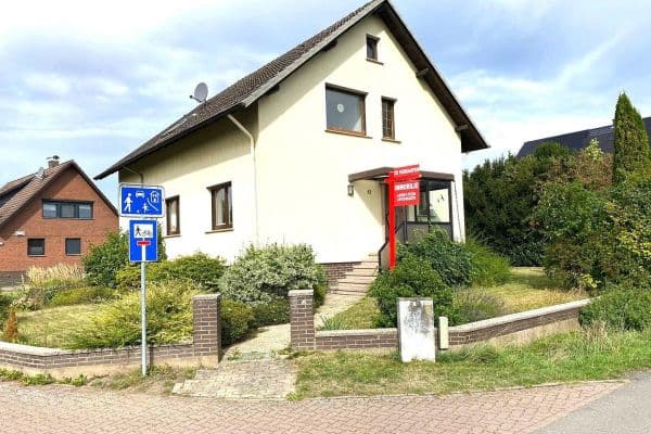 Predaj domu 139 m², pozemok 796 m², Alter Kirchweg 13, Porta Westfalica Predaj domu 139 m², pozemok 796 m², Alter Kirchweg 13, Porta Westfalica