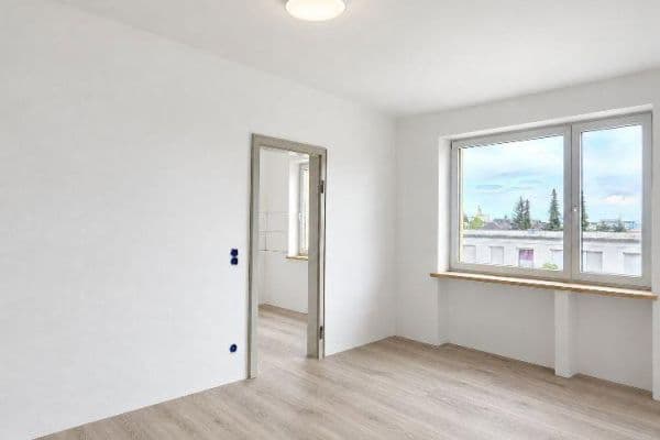 Prenájom bytu 2-izbový 43 m², Fürstenriederstraße 67, München, Bavorsko Prenájom bytu 2-izbový 43 m², Fürstenriederstraße 67, München, Bavorsko