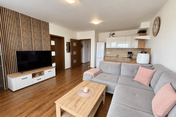 Prenájom bytu 3-izbový 65 m², Ořešín, Buštěhrad Prenájom bytu 3-izbový 65 m², Ořešín, Buštěhrad