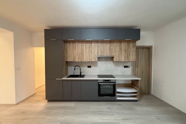 Prenájom bytu 3-izbový 55 m², Masarykova, Roztoky Prenájom bytu 3-izbový 55 m², Masarykova, Roztoky