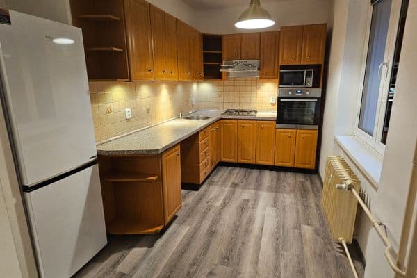 Prenájom bytu 2-izbový 51 m², Trenčínská, Praha Prenájom bytu 2-izbový 51 m², Trenčínská, Praha
