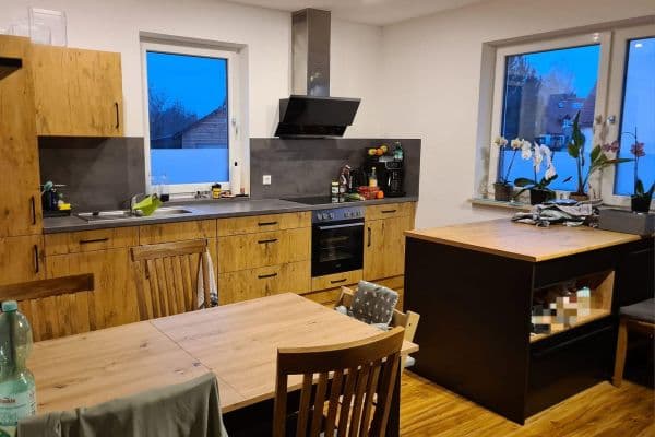 Prenájom bytu 3-izbový 90 m², Bechhofen, Bavorsko Prenájom bytu 3-izbový 90 m², Bechhofen, Bavorsko