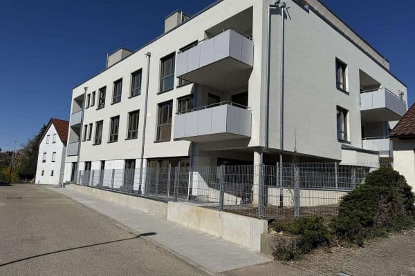 Prenájom bytu 3-izbový 94 m², Hauptstraße 62, Neckarwestheim Prenájom bytu 3-izbový 94 m², Hauptstraße 62, Neckarwestheim