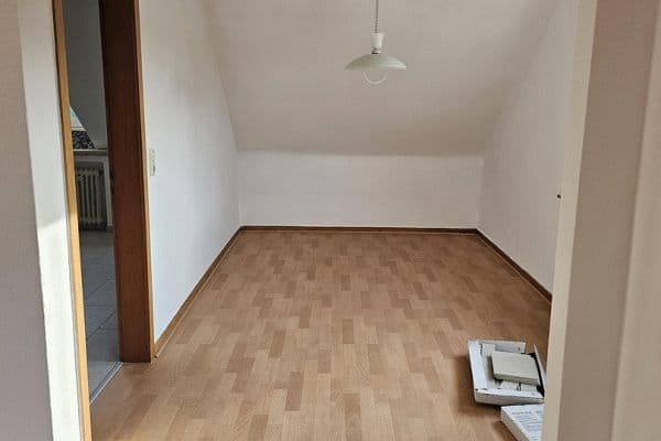 Prenájom bytu 3-izbový 82 m², Eichenweg 4, Hamm Sieg Prenájom bytu 3-izbový 82 m², Eichenweg 4, Hamm Sieg