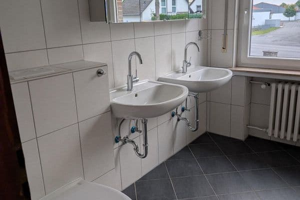 Prenájom bytu 3-izbový 118 m², Harsum Prenájom bytu 3-izbový 118 m², Harsum