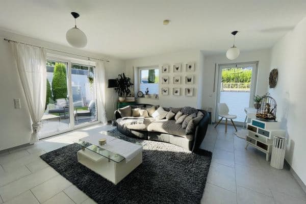 Prenájom bytu 2-izbový 60 m², Leinenstraße 30a, Bielefeld, Severné Porýnie - Westfálsko Prenájom bytu 2-izbový 60 m², Leinenstraße 30a, Bielefeld, Severné Porýnie - Westfálsko