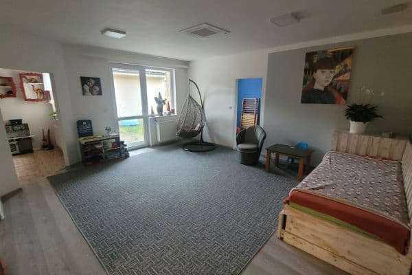 Prenájom bytu 3-izbový 96 m², J. K. Tyla, SO POÚ Roztoky Prenájom bytu 3-izbový 96 m², J. K. Tyla, SO POÚ Roztoky