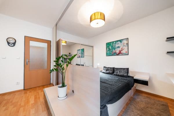 Prenájom bytu 1-izbový 30 m², Francouzská, Brno Prenájom bytu 1-izbový 30 m², Francouzská, Brno