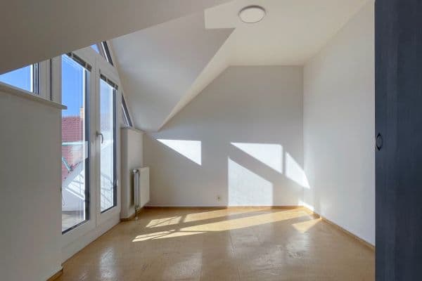 Prenájom bytu 1-izbový 37 m², Högrova, Brno Prenájom bytu 1-izbový 37 m², Högrova, Brno