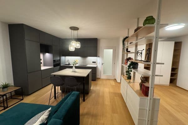 Prenájom bytu 2-izbový 53 m², Za Pískovnou, Praha Prenájom bytu 2-izbový 53 m², Za Pískovnou, Praha