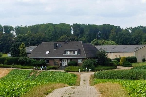 Predaj domu 273 m², pozemok 3.958 m², Grevenbroich Predaj domu 273 m², pozemok 3.958 m², Grevenbroich