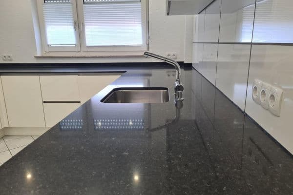 Prenájom bytu 4-izbový 115 m², D-70736 Fellbach Prenájom bytu 4-izbový 115 m², D-70736 Fellbach