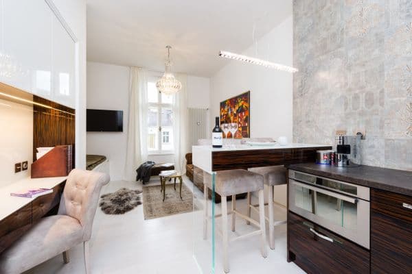 Prenájom bytu 1-izbový 30 m², V Lesíčku, Praha Prenájom bytu 1-izbový 30 m², V Lesíčku, Praha