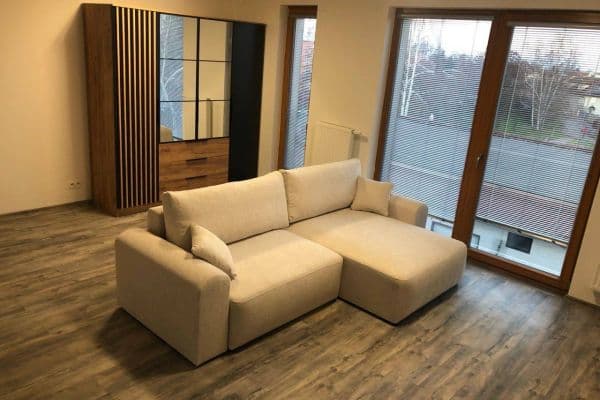 Prenájom bytu 1-izbový 34 m², Běluňská, Praha Prenájom bytu 1-izbový 34 m², Běluňská, Praha