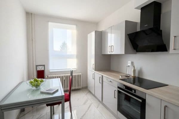 Prenájom bytu 2-izbový 74 m², Koptova, Karlovy Vary, Karlovarský kraj Prenájom bytu 2-izbový 74 m², Koptova, Karlovy Vary, Karlovarský kraj