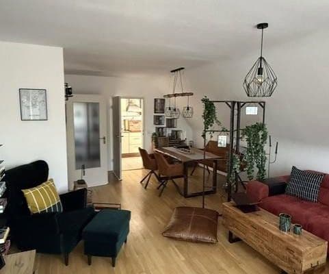 Prenájom bytu 3-izbový 95 m², Aachen, Severné Porýnie - Westfálsko Prenájom bytu 3-izbový 95 m², Aachen, Severné Porýnie - Westfálsko