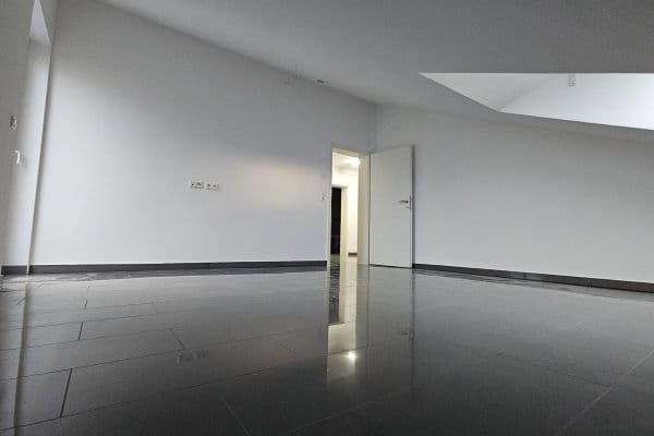 Prenájom bytu 3-izbový 80 m², Bad Vilbel Prenájom bytu 3-izbový 80 m², Bad Vilbel