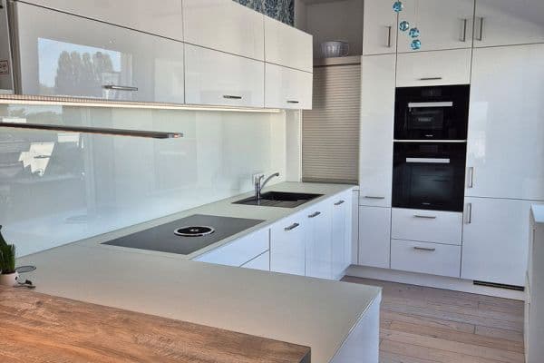 Prenájom bytu 4-izbový 128 m², Pfarrer-Mühlhauser-Str. 13, Karlsfeld, Bavorsko Prenájom bytu 4-izbový 128 m², Pfarrer-Mühlhauser-Str. 13, Karlsfeld, Bavorsko